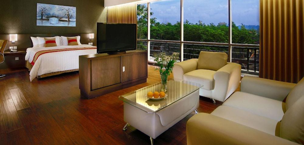 Aston Jember Hotel & Conference Center Extérieur photo