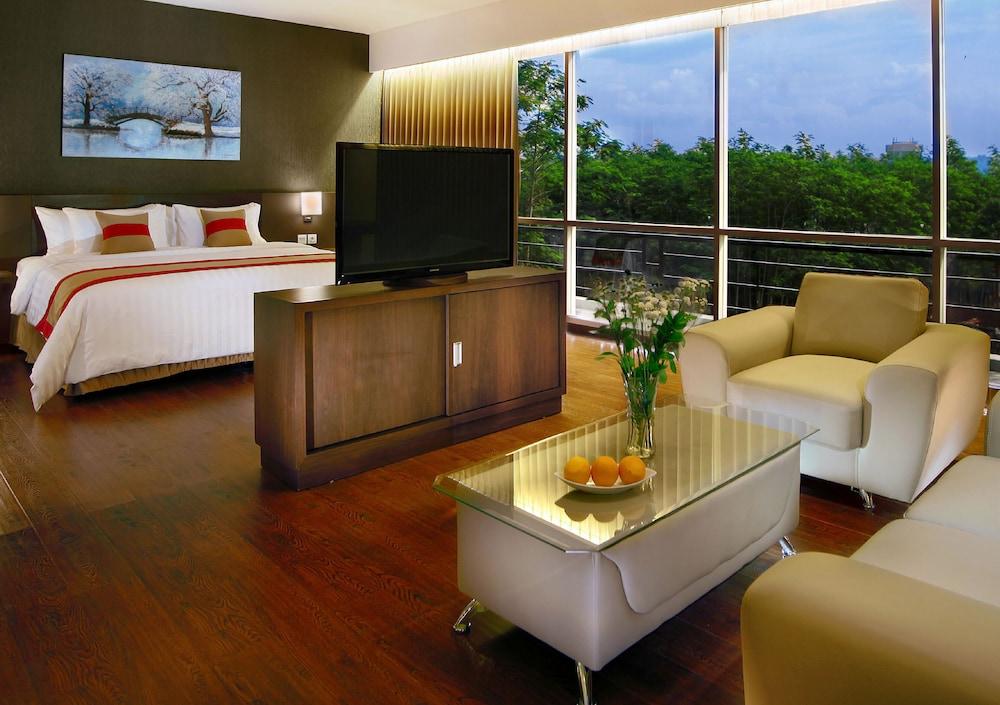 Aston Jember Hotel & Conference Center Extérieur photo